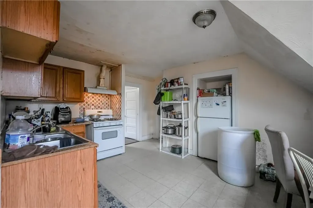 91 Lenox Avenue Providence RI 02907