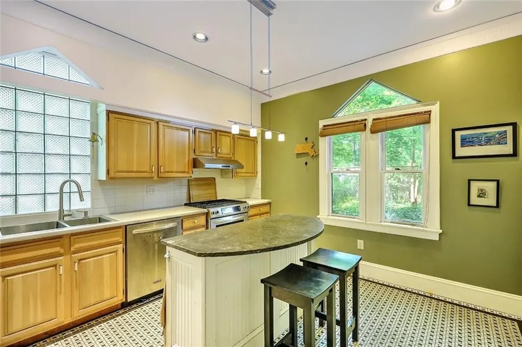 24 Messer Street Providence RI 02909