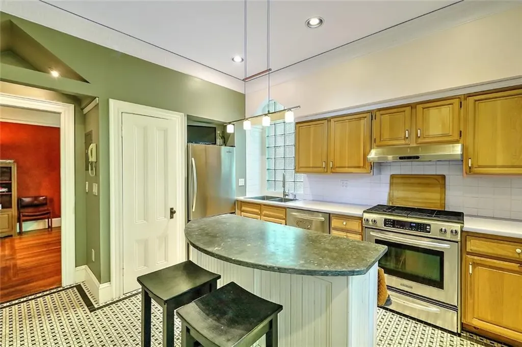 24 Messer Street Providence RI 02909