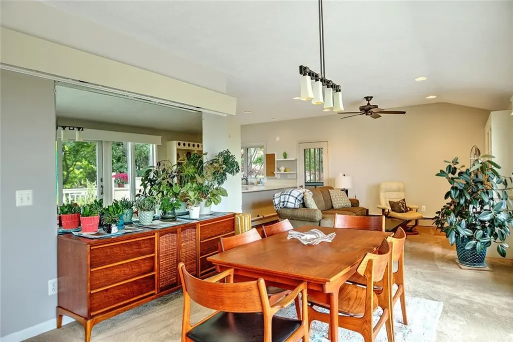 2 Buckingham Street Barrington RI 02806