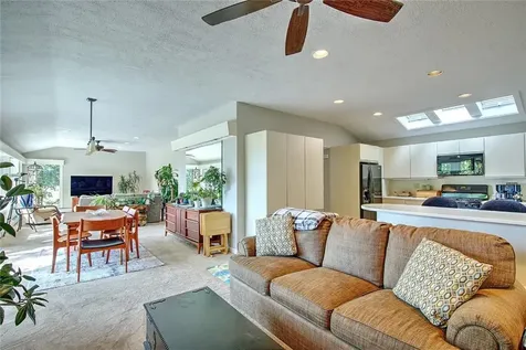 2 Buckingham Street Barrington RI 02806