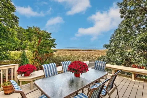 2 Buckingham Street Barrington RI 02806