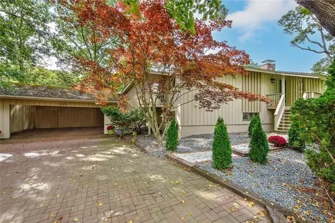 2 Buckingham Street Barrington RI 02806