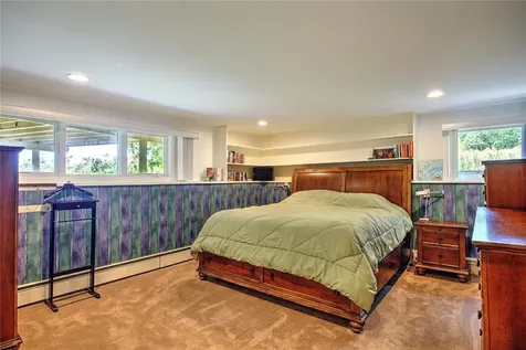 2 Buckingham Street Barrington RI 02806