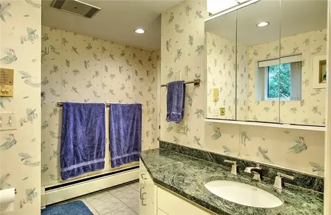 2 Buckingham Street Barrington RI 02806