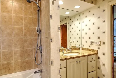 2 Buckingham Street Barrington RI 02806