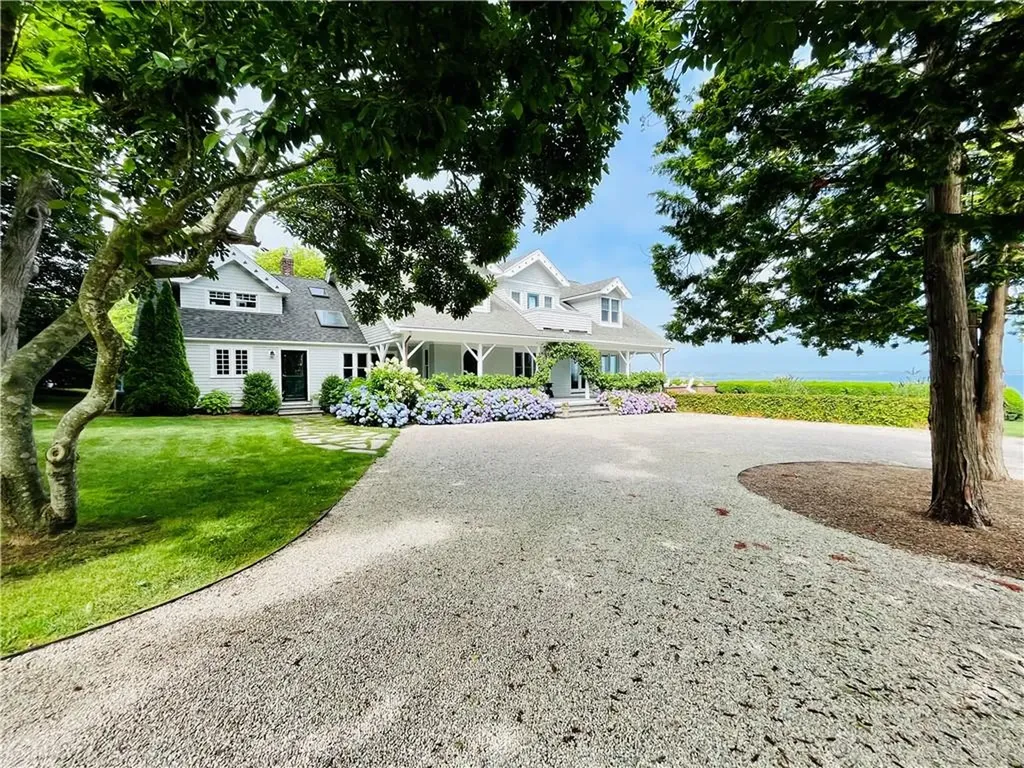 561 Indian Avenue Middletown RI 02842