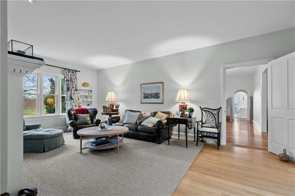 561 Indian Avenue Middletown RI 02842
