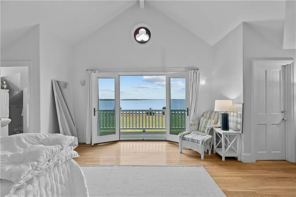 561 Indian Avenue Middletown RI 02842