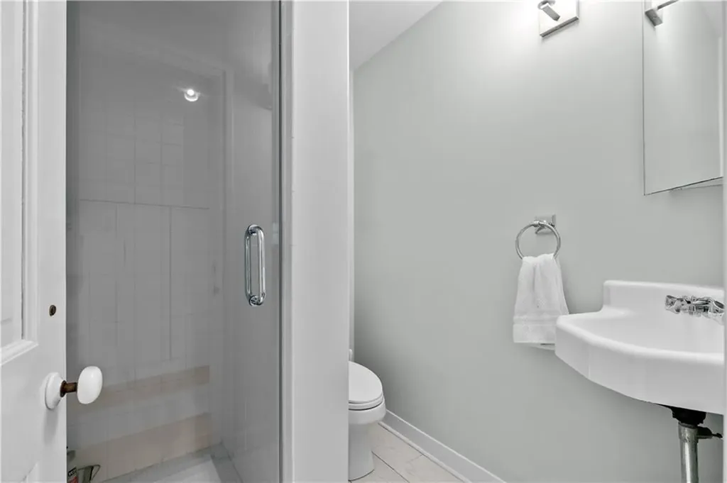 561 Indian Avenue Middletown RI 02842