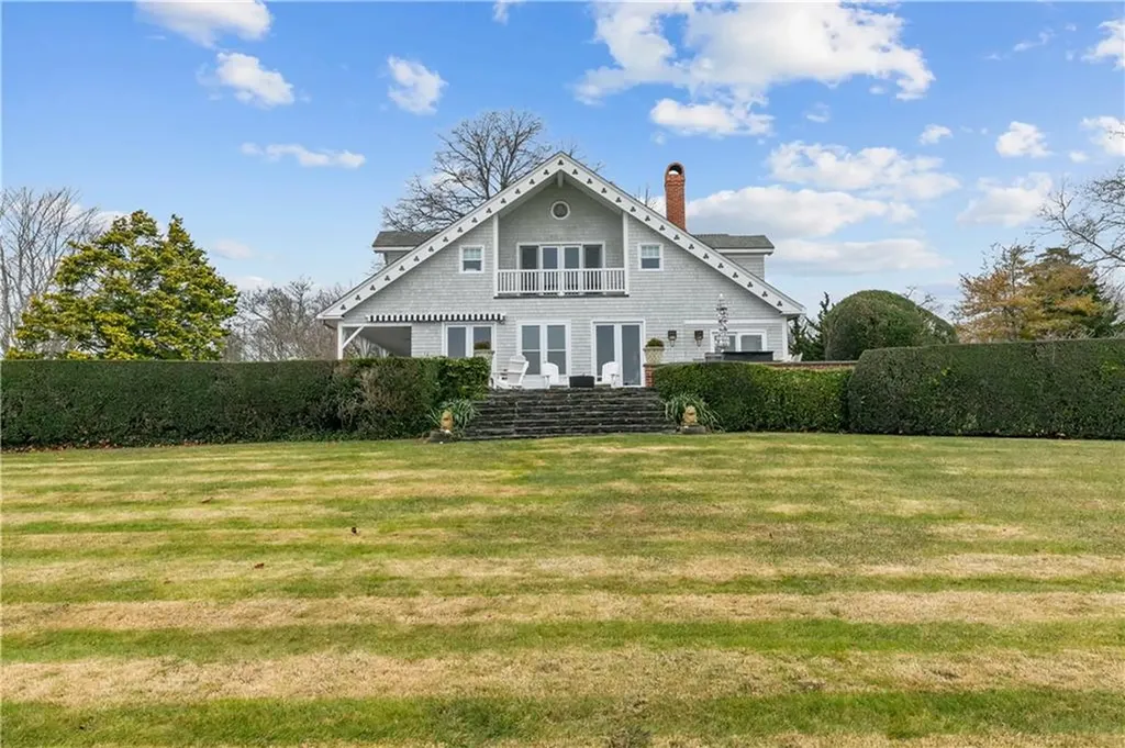 561 Indian Avenue Middletown RI 02842
