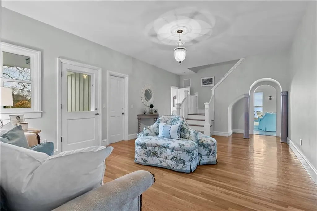 561 Indian Avenue Middletown RI 02842