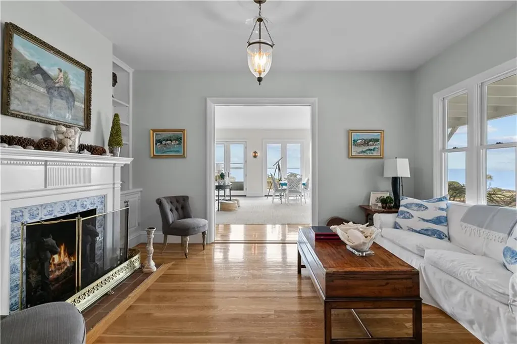 561 Indian Avenue Middletown RI 02842