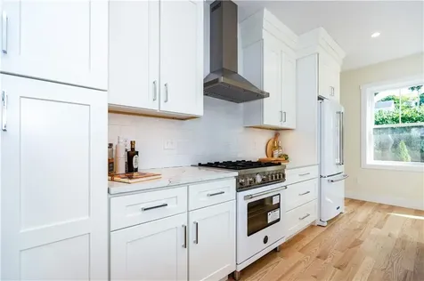 20 Duke Street East Greenwich RI 02818