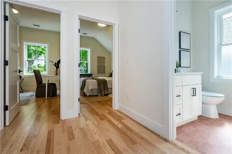 20 Duke Street East Greenwich RI 02818