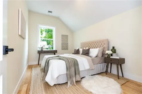 20 Duke Street East Greenwich RI 02818