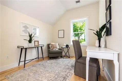 20 Duke Street East Greenwich RI 02818