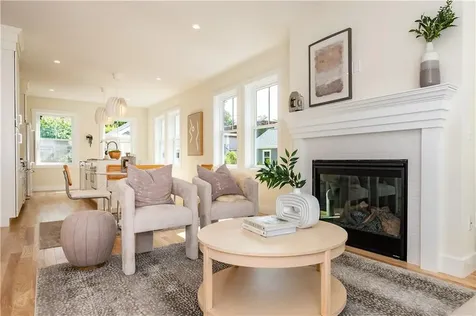 20 Duke Street East Greenwich RI 02818