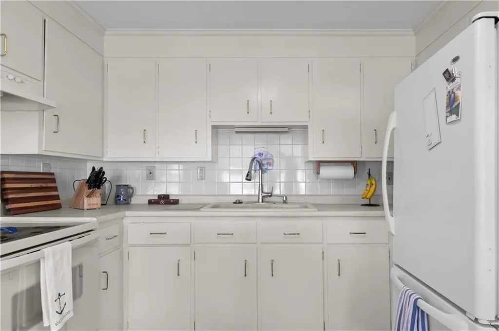 5 Cedarwood Drive East Providence RI 02915