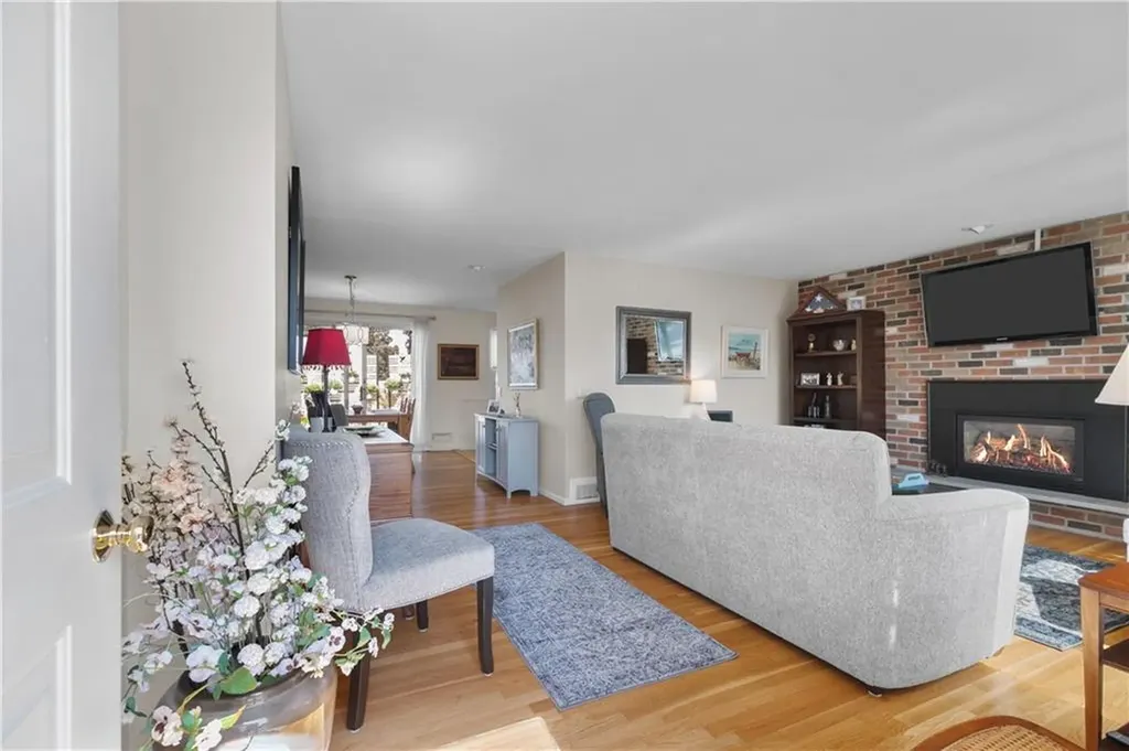 5 Cedarwood Drive East Providence RI 02915