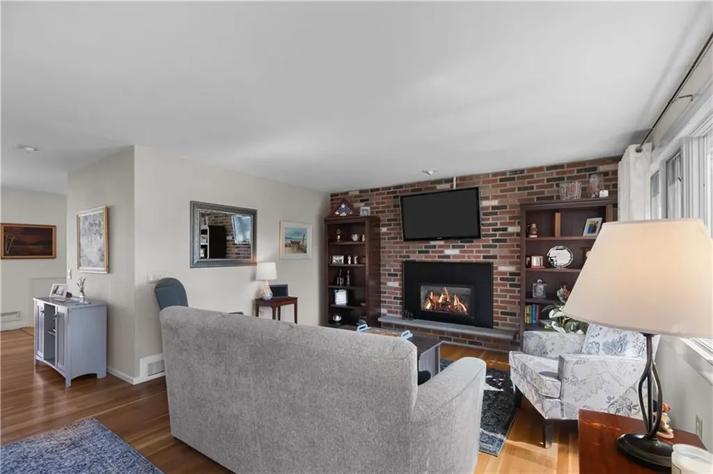 5 Cedarwood Drive East Providence RI 02915