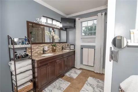 5 Columbia Avenue Lincoln RI 02865