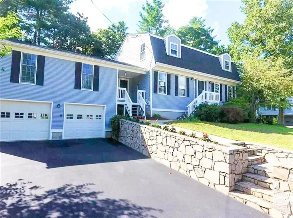 8 Labrea Way Coventry RI 02816