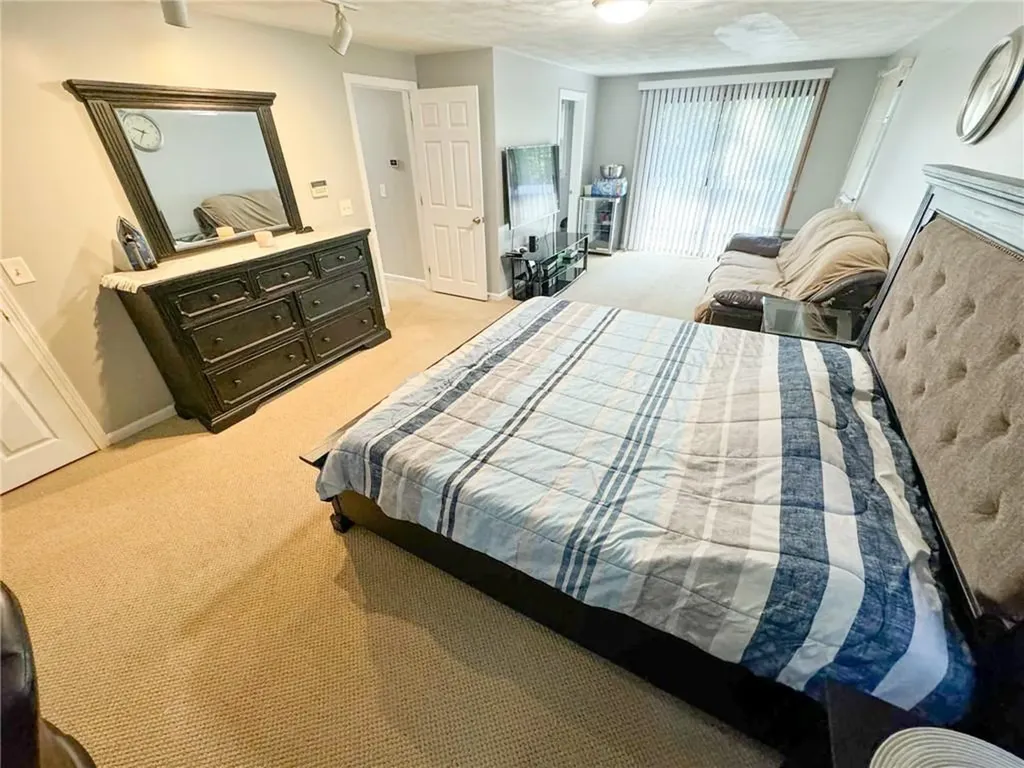 8 Labrea Way Coventry RI 02816