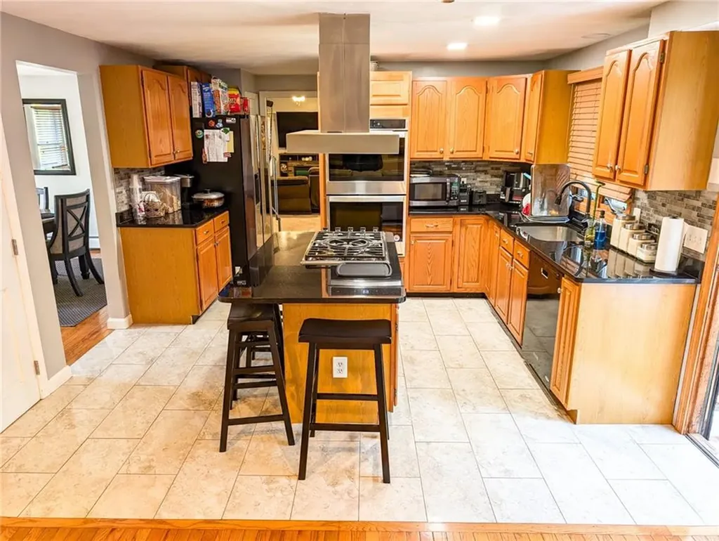 8 Labrea Way Coventry RI 02816