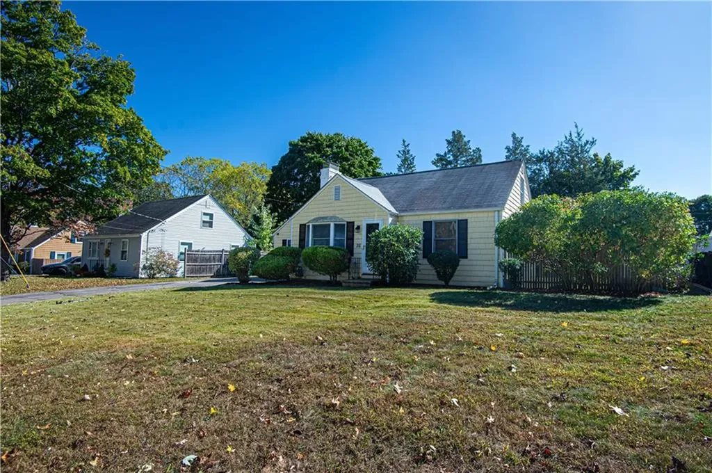 26 Lancaster Avenue Warwick RI 02886