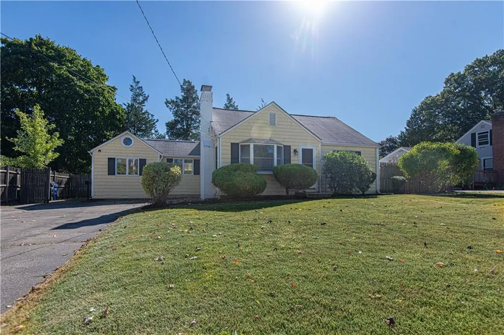 26 Lancaster Avenue Warwick RI 02886