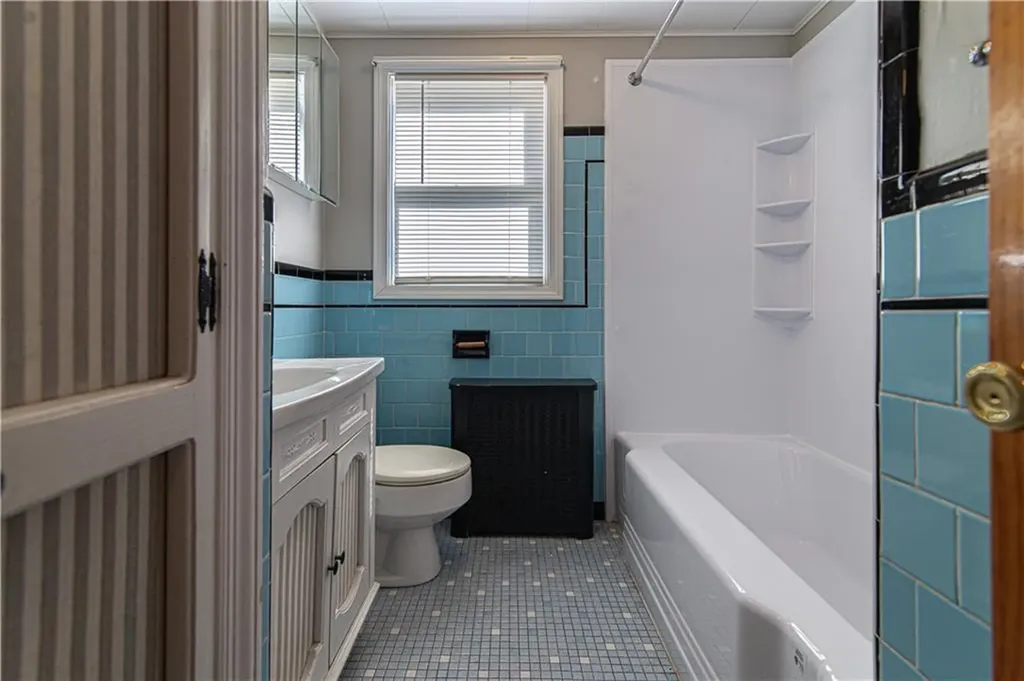 26 Lancaster Avenue Warwick RI 02886