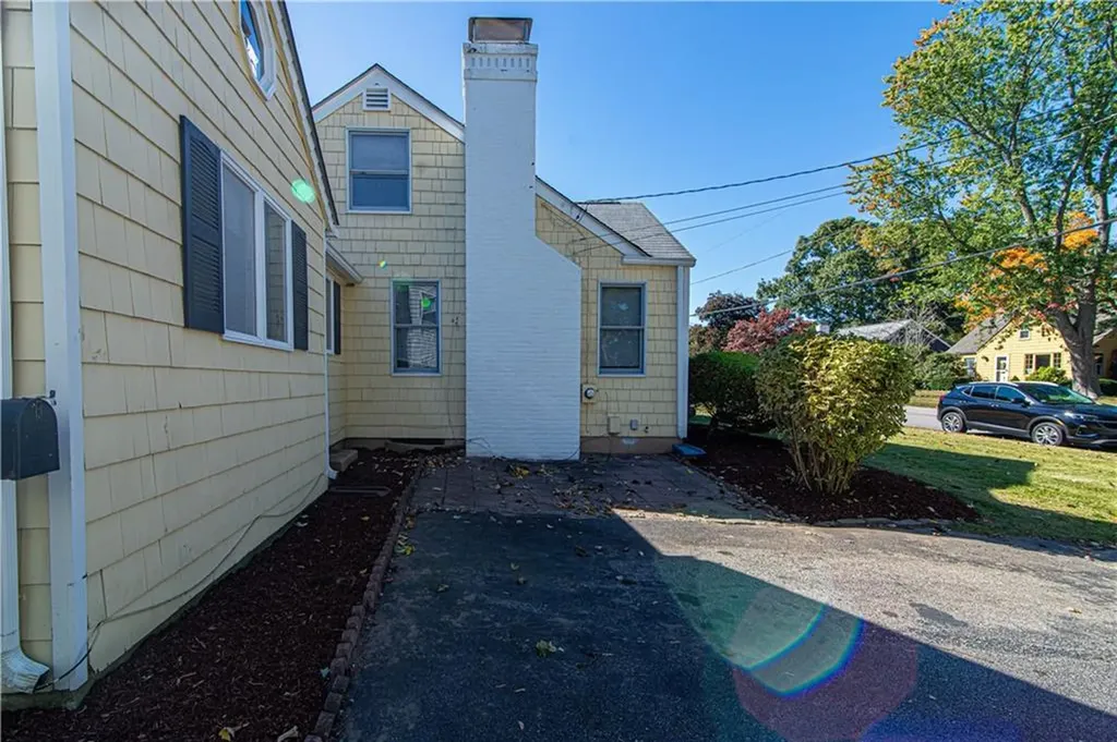 26 Lancaster Avenue Warwick RI 02886