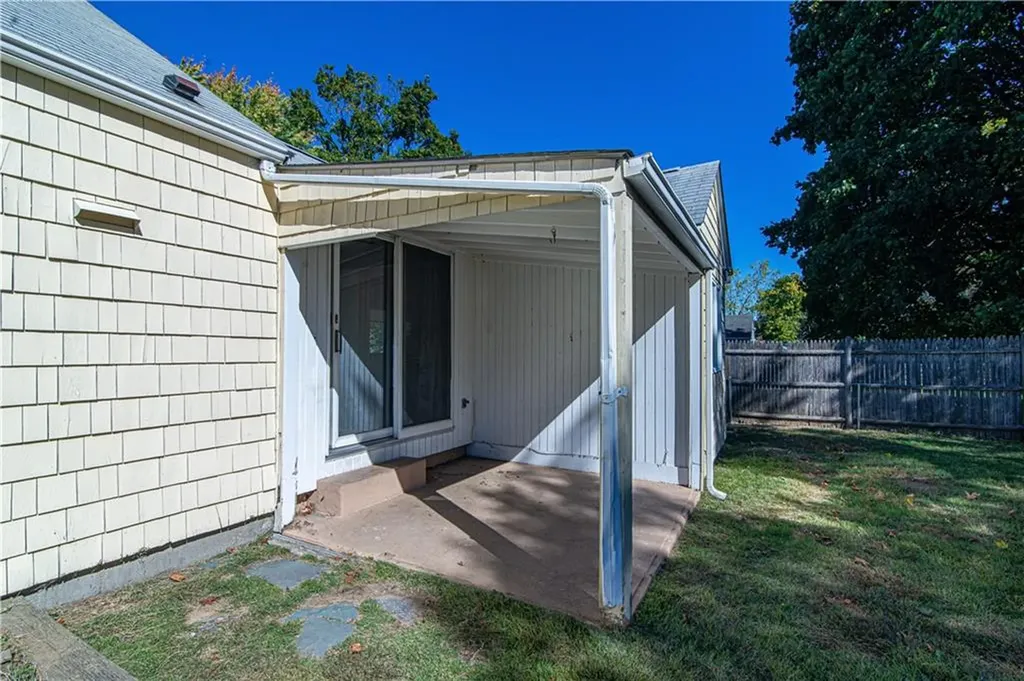 26 Lancaster Avenue Warwick RI 02886