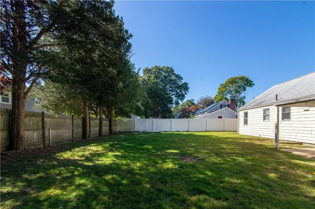 26 Lancaster Avenue Warwick RI 02886