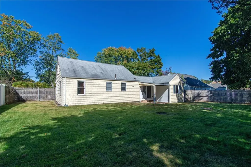 26 Lancaster Avenue Warwick RI 02886