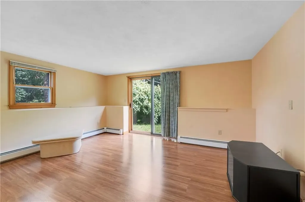 14 Glendale Avenue East Providence RI 02915