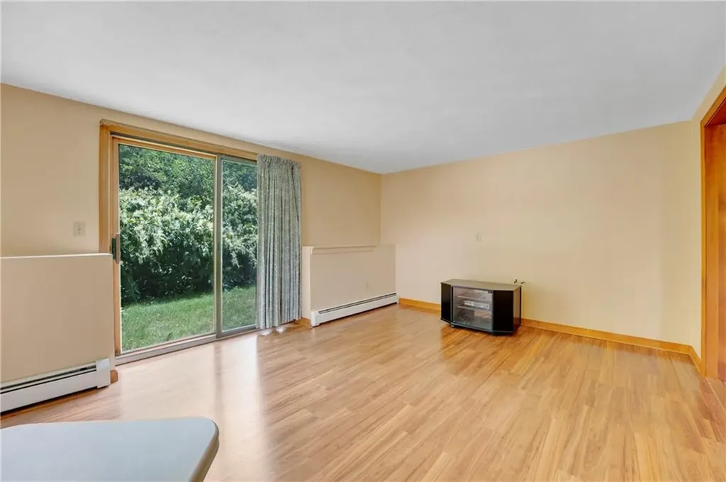 14 Glendale Avenue East Providence RI 02915