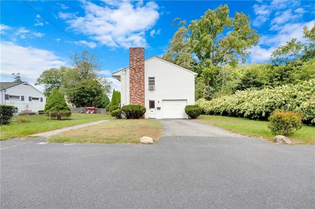 14 Glendale Avenue East Providence RI 02915