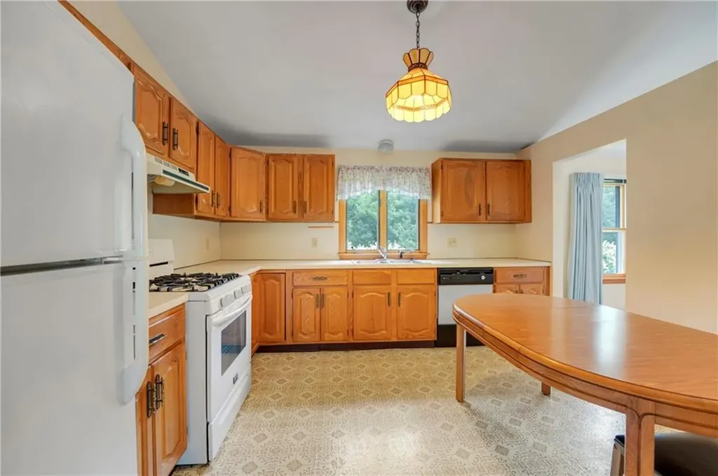 14 Glendale Avenue East Providence RI 02915