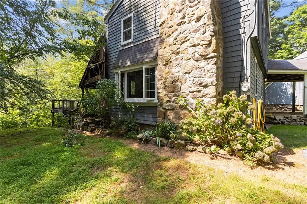227 Glen Rock Road Exeter RI 02822