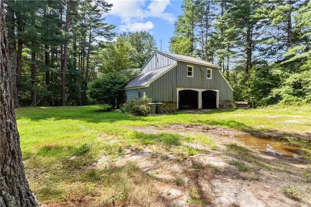 227 Glen Rock Road Exeter RI 02822