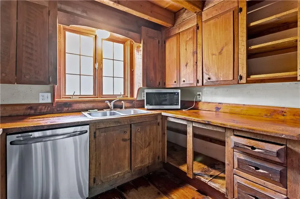 227 Glen Rock Road Exeter RI 02822