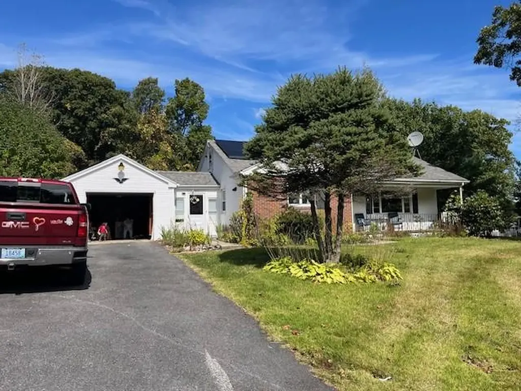 765 Fairmount Street Woonsocket RI 02895