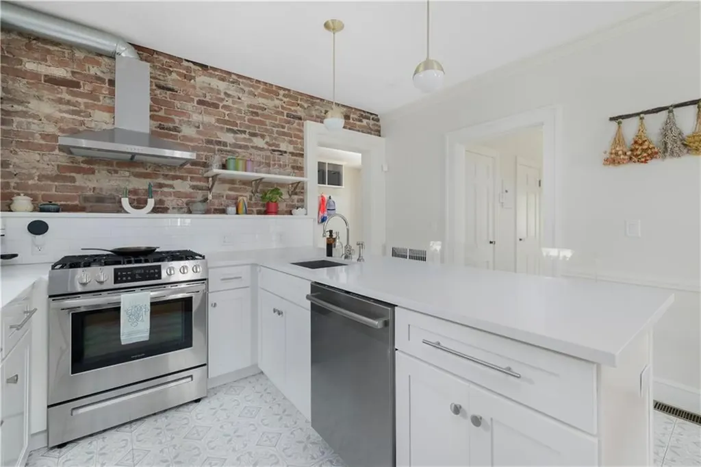 603 Hope Street Providence RI 02906