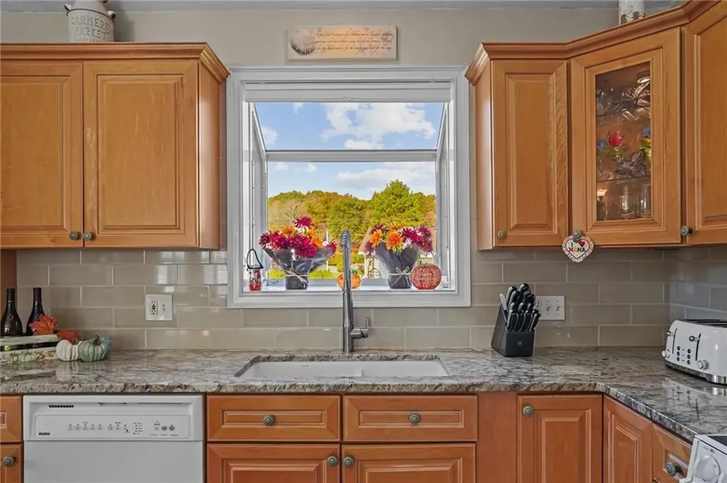 1 Clemence Lane Johnston RI 02919