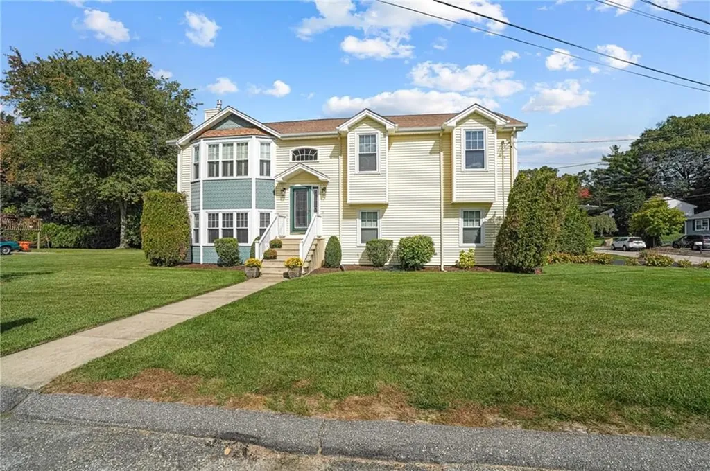 1 Clemence Lane Johnston RI 02919