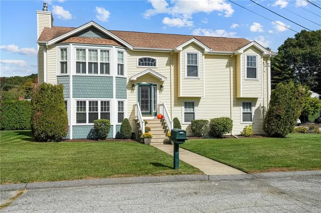 1 Clemence Lane Johnston RI 02919