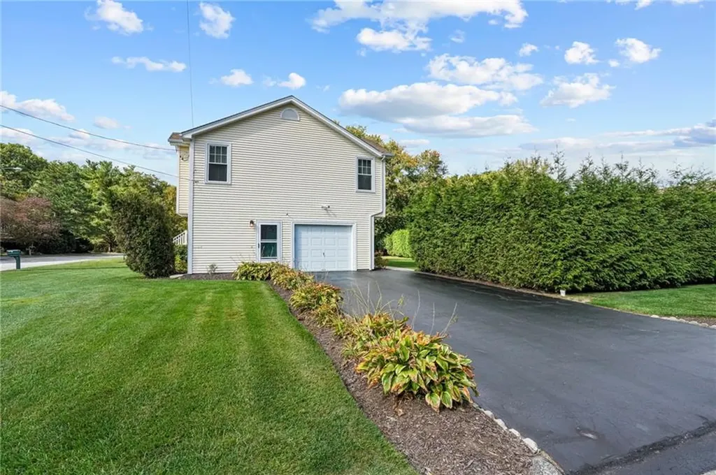 1 Clemence Lane Johnston RI 02919