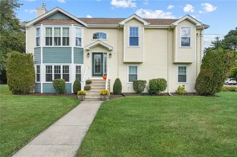 1 Clemence Lane Johnston RI 02919